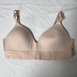 NWT VS PINK Wear Everywhere Wireless Lightly Lined Bra Women's 34B Beige Color